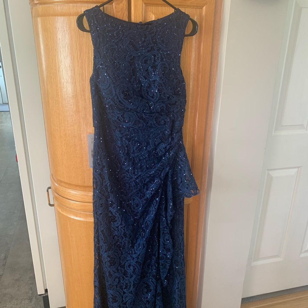 Elegant Navy Blue Evening Gown